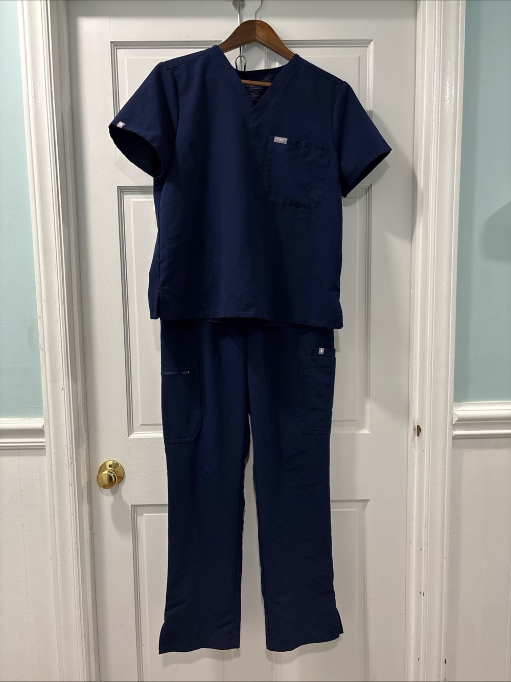 Figs Women’s Scrub Set Catarina Top Yola Pants Size Medium Navy Medical EUC